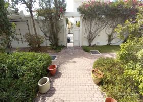 
                                                            Independent 5BR | Private Garden and Pool
                                                        